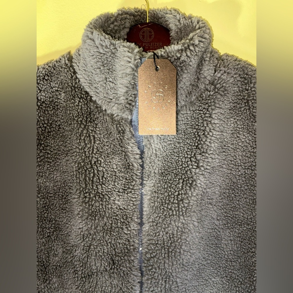 Janice Apparel NWT Ladies Sherpa Vest Grey One Size Fits Most - Picture 4 of 9